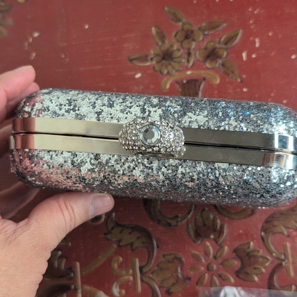 Jewell Diamond Ring Silver Glitter Socialite Clutch Case - Picture 2 of 4